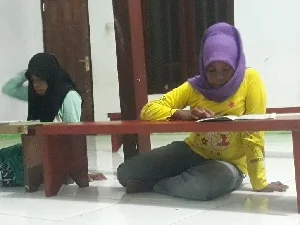 Santri Goes To Papua: Namanya Awiyah , tidak Malu Mengaji Walau Remaja Sendiri