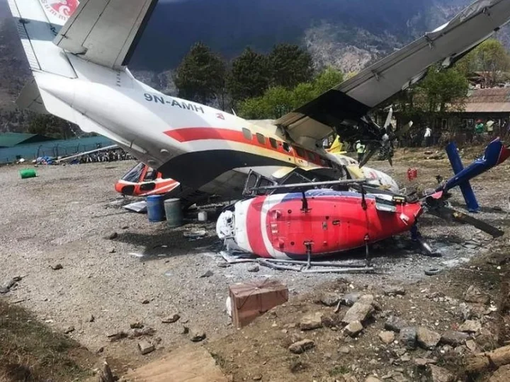Tabrakan Pesawat Kecil dengan 2 Helikopter di Landasan Pacu Bandara Nepal