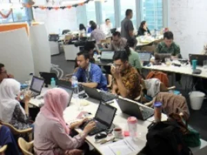 Sistem Kerja 996 Menuai Banyak Protes Karyawan di Cina, Ada Apa?