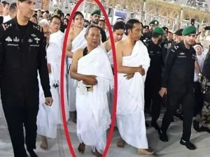 Umroh, Ini Bukti Jokowi Hormat pada Guru Ngaji