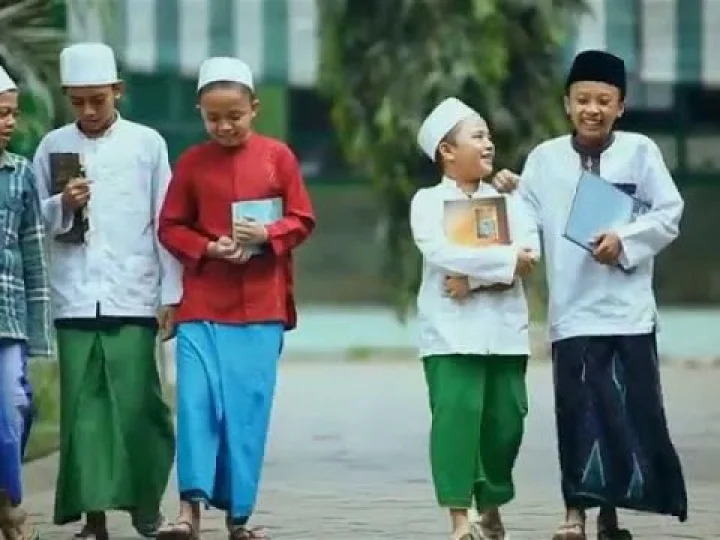 D Zawawi Imron Paparkan Ciri Khas Seorang Santri