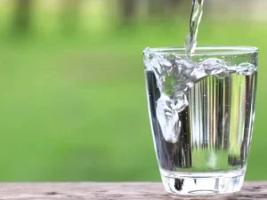 Resiko Gendut dapat Dialami oleh Anak-anak yang Jarang Minum Air Putih