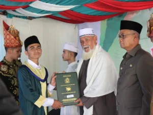 184 Santri Aliyah Ummul Ayman Samalanga Wisuda