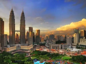 Anggota DPD RI Ini Bantu Pemulangan Warga Indonesia yang Musibah di Malaysia