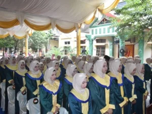 Pelaksanaan Wisuda Santriwati Aliyah Ummul Ayman Samalanga Berlangsung Meriah