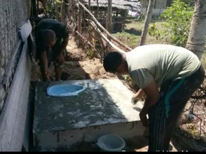 TNI di Aceh Bangun Jamban Warga Miskin