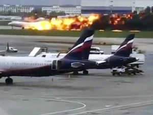 Korban Tewas Capai 40 Orang dalam Insiden Kecelakaan Pesawat Aeroflot di Bandara Moscow
