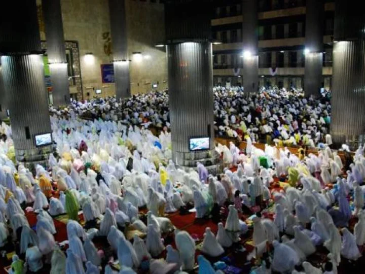 Dokter Fisik Paparkan Manfaat Shalat Taraweh bagi Kesehatan
