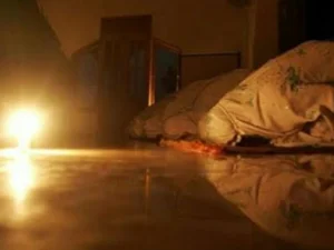 Efek Pemadaman Bergilir, Shalat Tarawih Masyarakat Pidie Jaya dalam Kegelapan
