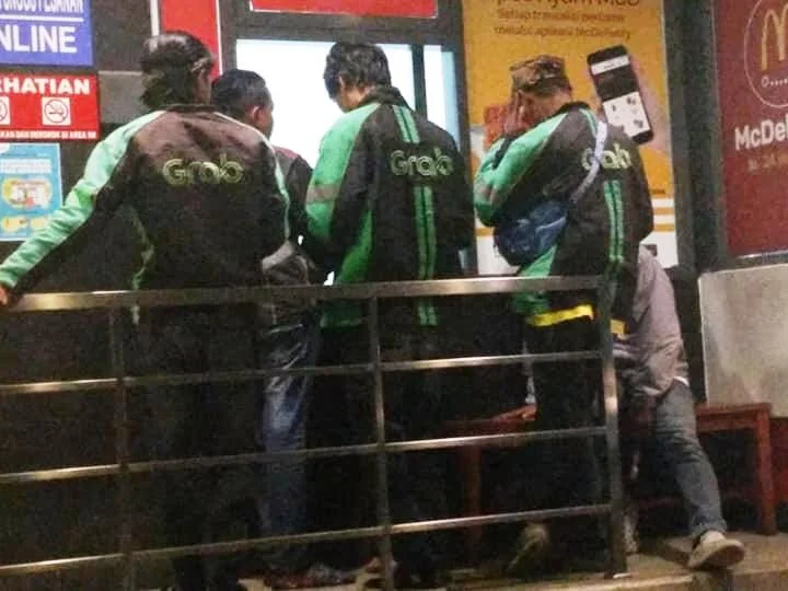 Kisah Driver Ojol Ini Membuat Pelanggan Berpikir Dua Kali