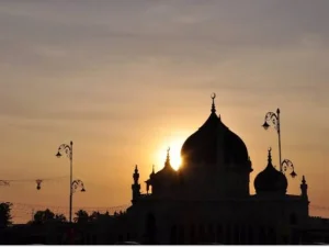 SOLOPEDULI Menyalurkan Bantuan untuk Masjid Al Hidayah