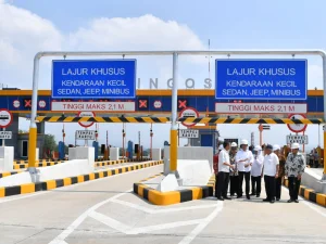 Detik-Detik Presiden Joko Widodo Resmikan Jalan Tol Pandaan-Malang