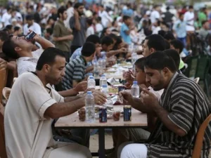 Warga Palestina Nikmati Suasana Buka Puasa Bersama KBRI Amman