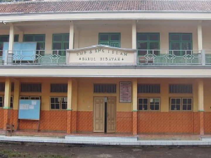 SMK Islam Darul Hidayah Bangsalsari Jember