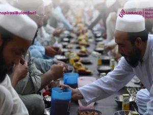 Keutamaan Memberi Takjil Buka Puasa
