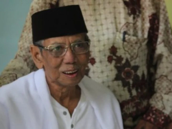 Ketika Kegentingan 1999, Kiai Hasyim Muzadi Diminta Sowan pada Orang Saleh