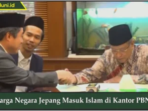 Warga Negara Jepang Masuk Islam di Kantor PBNU