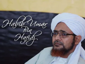 Habib Umar: Jangan Pernah Rendahkan Wanita yang Tidak Berpakaian Islami