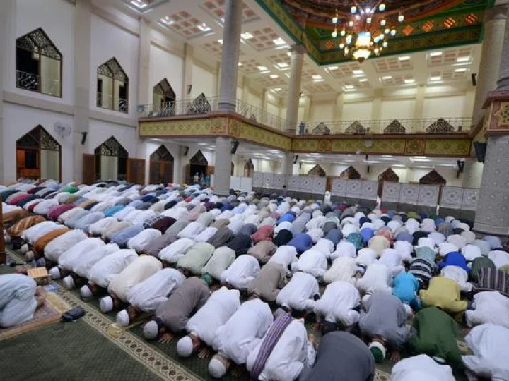 Soal Bacaan Shalawat di Sela-sela Tarawih yang DIanggap Bid'ah