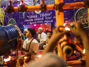 Meredam Kesombongan Melalui Kalimat Takbir