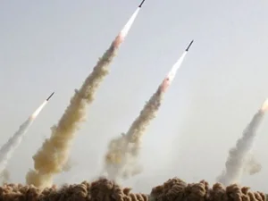 Iran Perkenalkan Sistem Rudal Terbaru