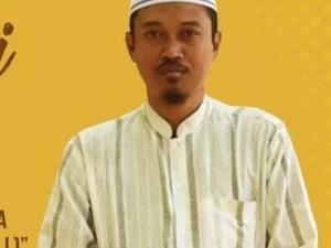 Sesembahan Api di Depan Orang yang Shalat
