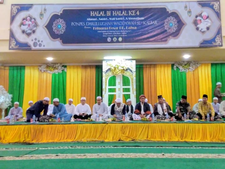 Masayikh DALWA Hadiri Halal Bi Halal Alumni di Kalimantan Barat