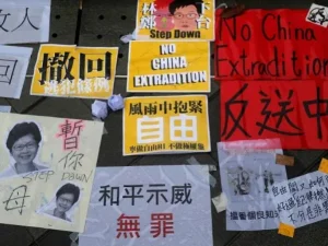 Pemimpin Hong Kong Mundur, China Tidak akan 'Mengizinkan