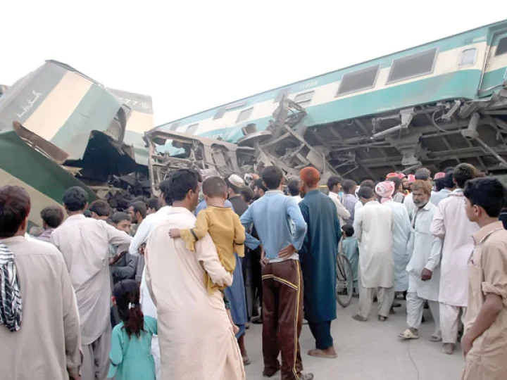 Tabrakan Kereta Api di Pakistan Tewaskan 3 orang