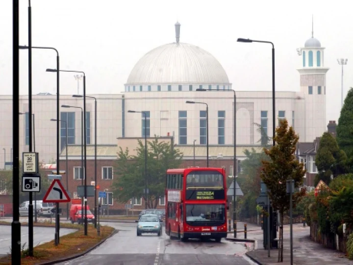 Masjid Baitul Futuh Terbesar di Eropa Barat