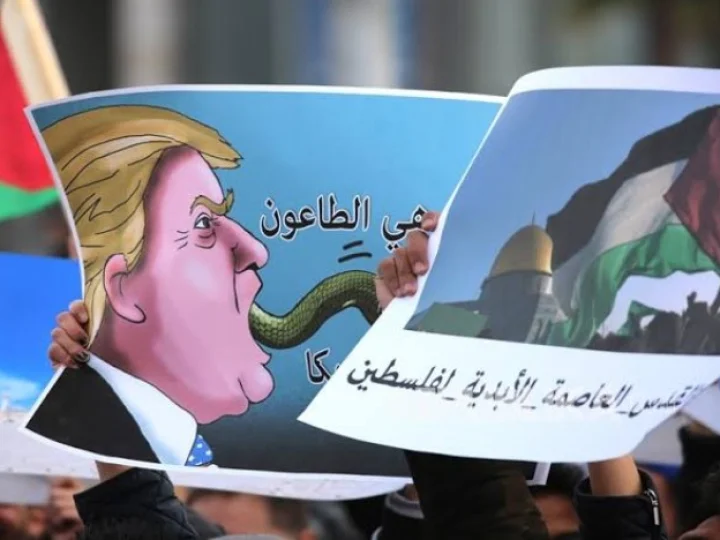 Ratusan Umat Islam Yordania Turun ke jalan Memprotes Amerika Serikat