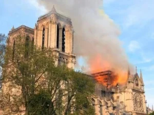 Kepolisian Prancis Ungkap Kemungkinan Penyebab Kebakaran di Notre Dame