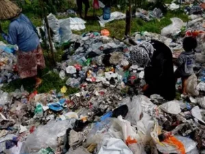 40 Ton Sampah Plastik Berhasil Dipindahkan dari Samudera Pasifik