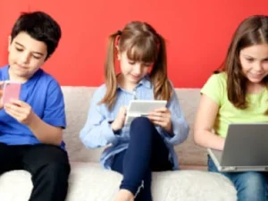 Hasil Penelitian: 7 Risiko Ini Dialami Anak Pecandu Medsos