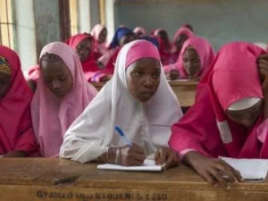 Lembaga Pendidikan Nigeria Melarang Pelajar Memakai Jilbab