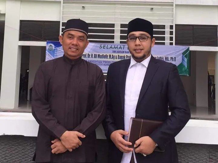 Ajaran Rasulullah dalam Berhubungan dengan yang Tua dan yang Muda
