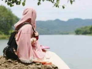 Cerita Tanya Jawab Wanita Muslim Soal Boleh Tidaknya Melepas Jilbab di Depan Wanita Non Muslim