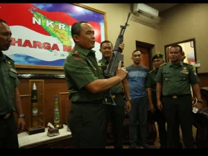 Kodam Iskandar Muda Terima 6 Pucuk Senjata Api