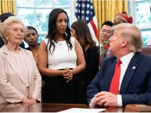Korban Persekusi Agama dari Beberapa Negara Bertemu Presiden Amerika Serikat di Gedung Putih 
