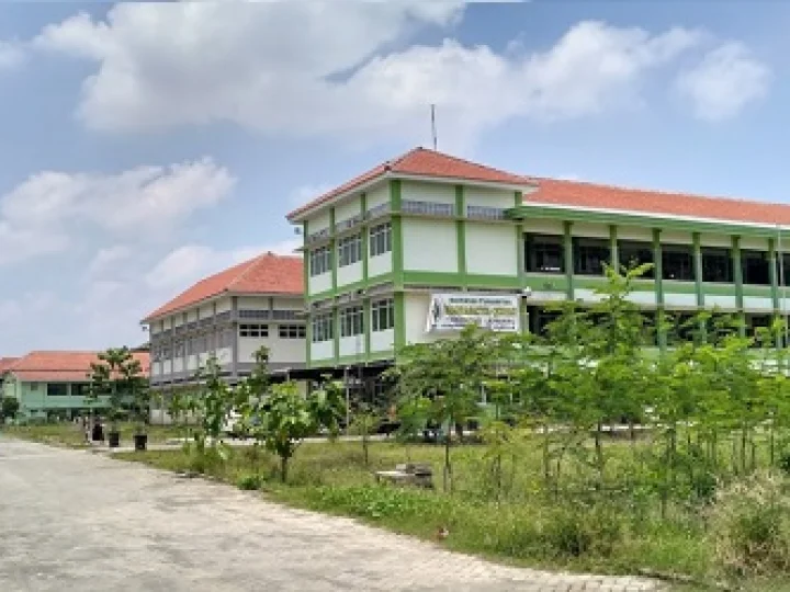 Pesantren Madrasatul Qur'an Tebuireng