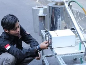 Affan Mahasiswa UGM Ubah Limbah Anorganik Jadi Bahan Bakar