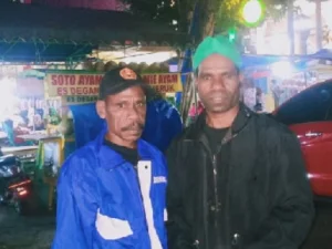 Demi Memondokkan Anak, Kedua Bapak dari Suku Kokoda Rela  Ke Jawa Hampir Sebulan
