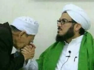 Kisah Akhlak Mulia Mbah Maimun kepada Dzuriyah Nabi