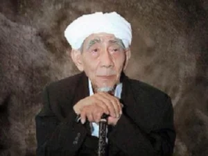 Mbah Maimun Zubair dan Ihwal Guru Bangsa