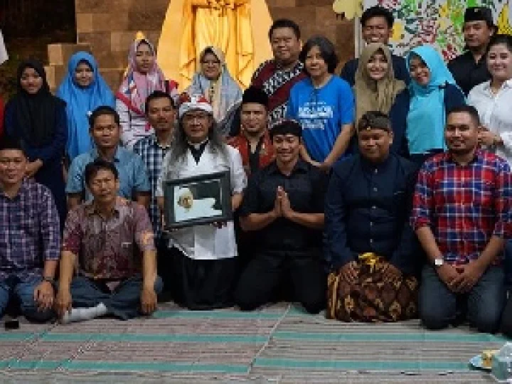 Mbah Moen Pahlawan Bangsa