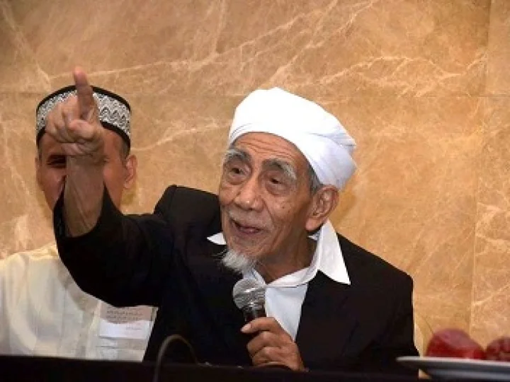 Pesan Subuh Mbah Maimun Zubair