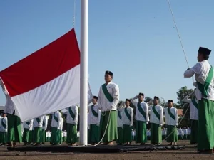 Rayakan HUT RI ke-74 PP. Sidogiri Adakan Upacara Bendera