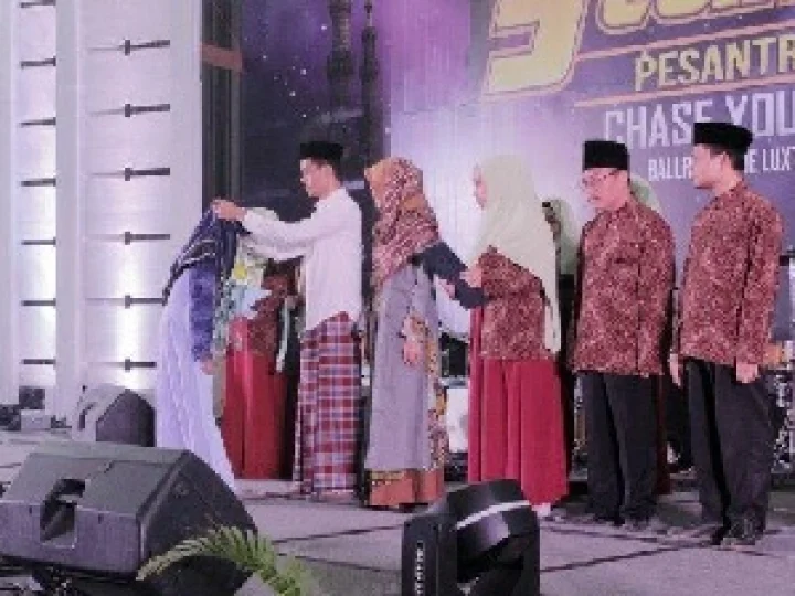 Santri Bina Insan Mulia Cirebon Raih Beasiswa di Timur Tengah dan Eropa