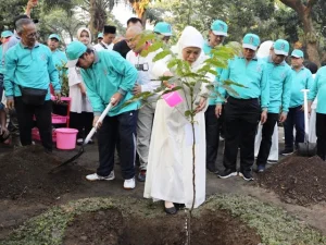 Matoa di Masjid Al-Akbar Bentuk Akulturasi Jatim dan Papua
