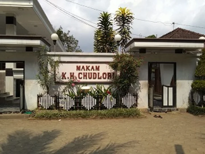 Ziarah di Makam KH. Chudlori, Muassis Pesantren API Magelang